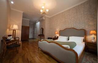 Гостиница Времена Года Москва Улучшенный двухместный номер с 1 кроватью-1